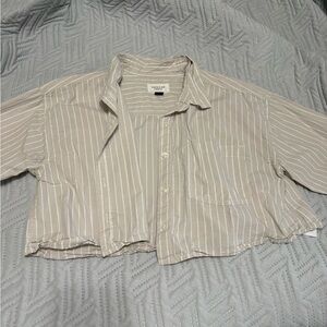 American Eagle Striped Button-Up Cropped Long sleeve Shirt